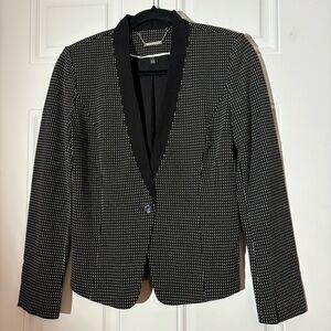❤️2/$15 or 3/$21❤️White House Black Market Grey/Black Jacket, Size 4